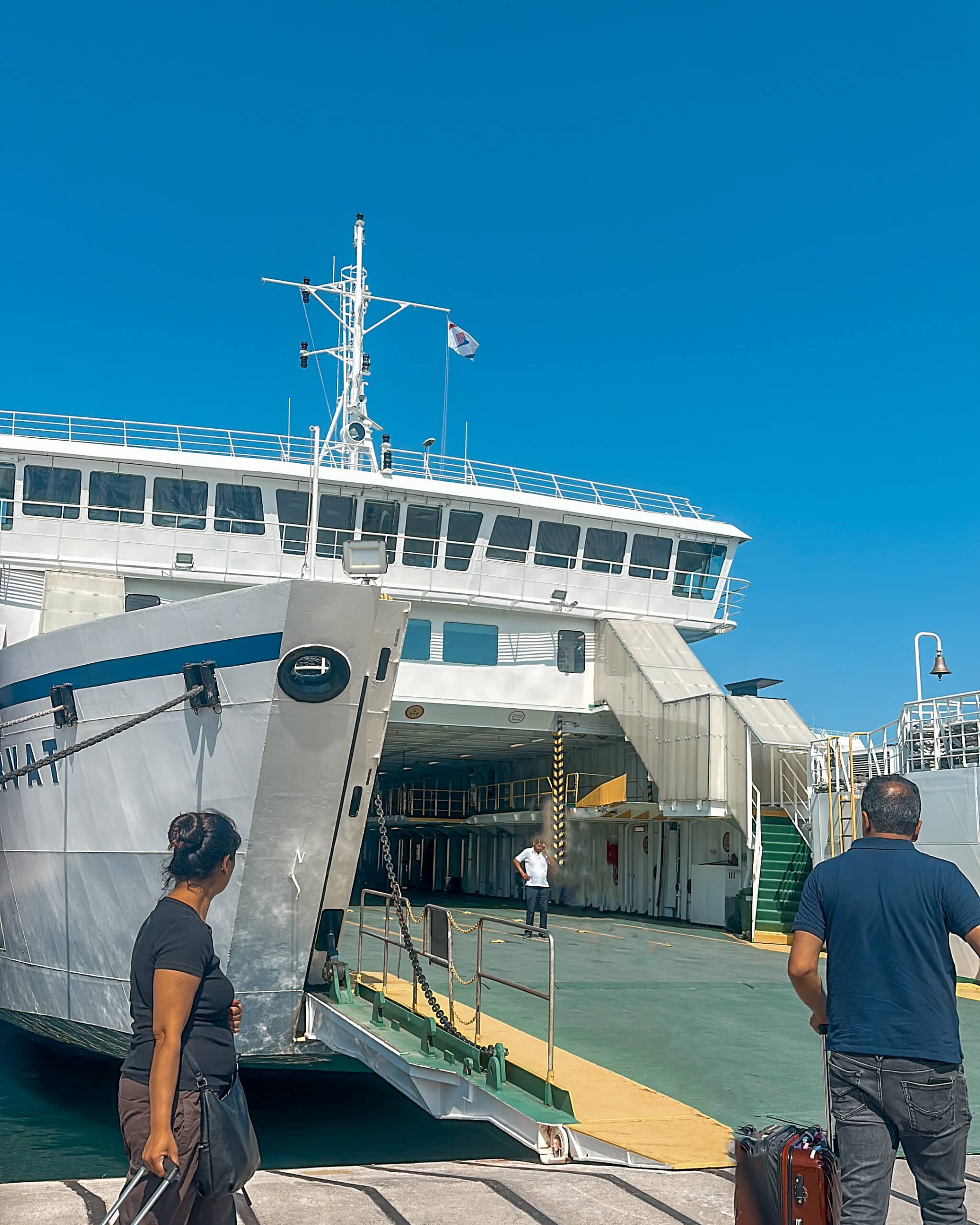 croatia car ferry from split to supetar