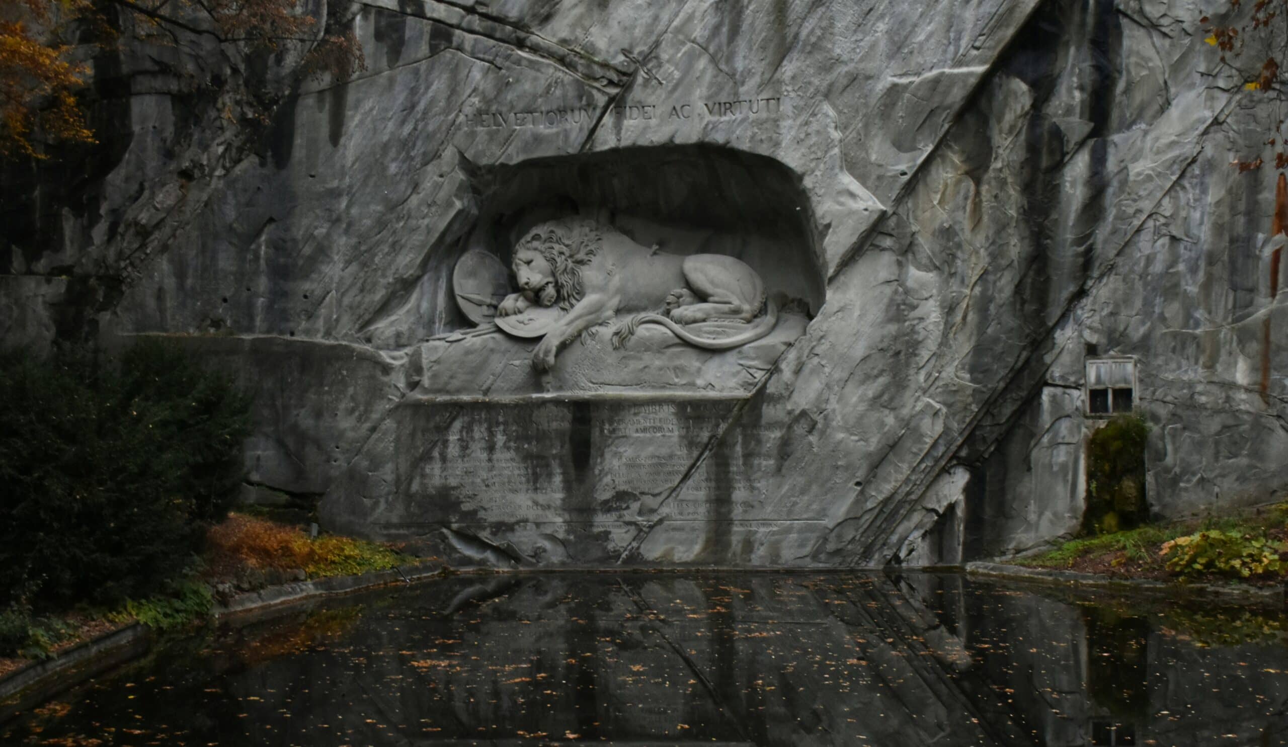 Luzern lion monument