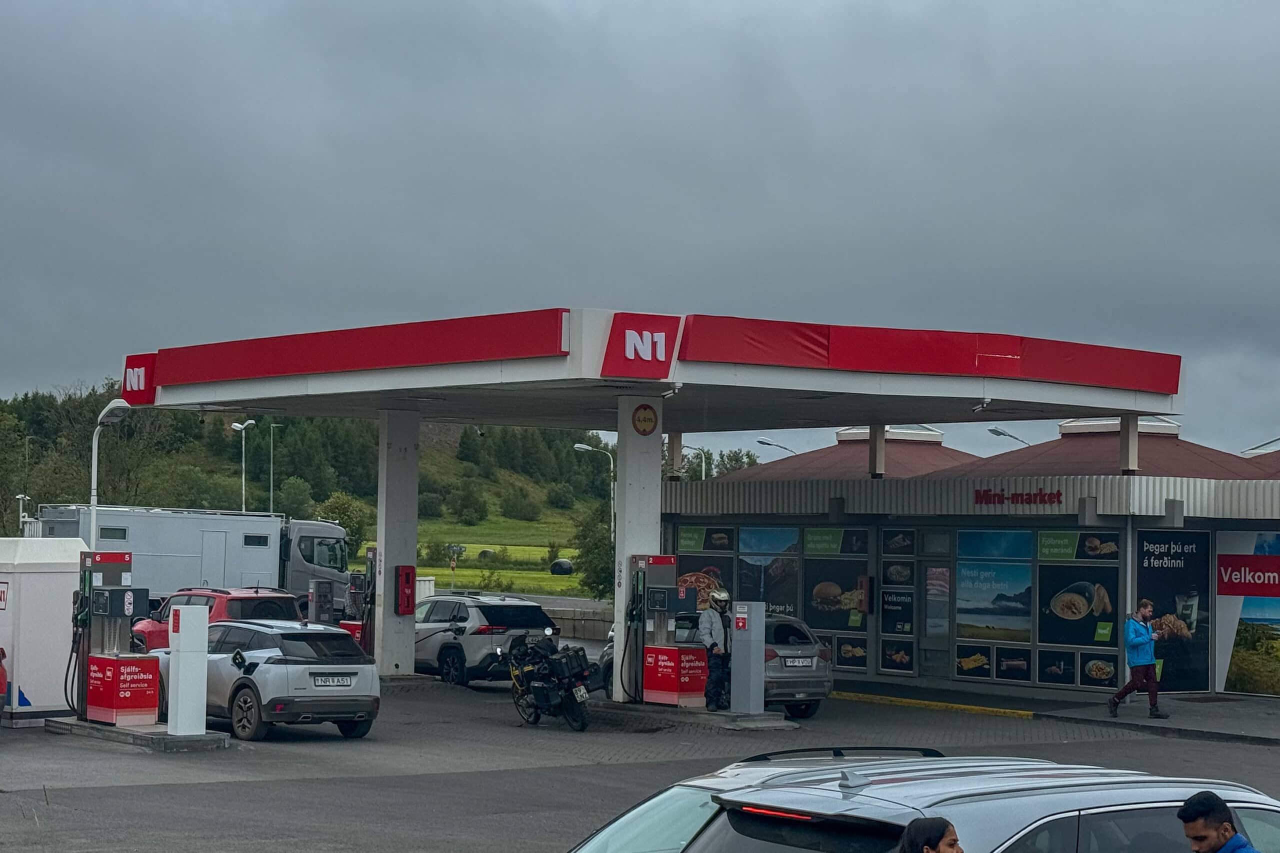 Iceland n1 petrol station