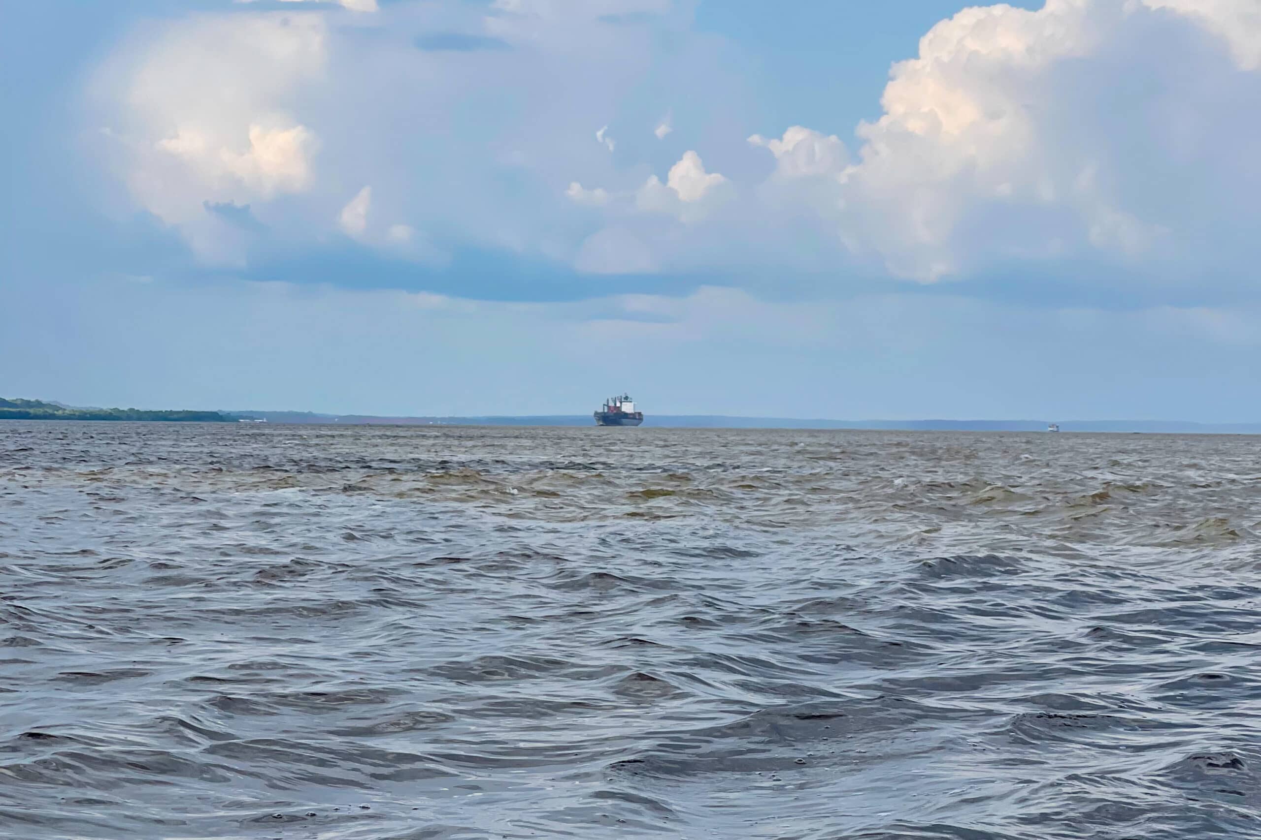 When Amazon river meets Peruvian river, with two different colours and temperatures
