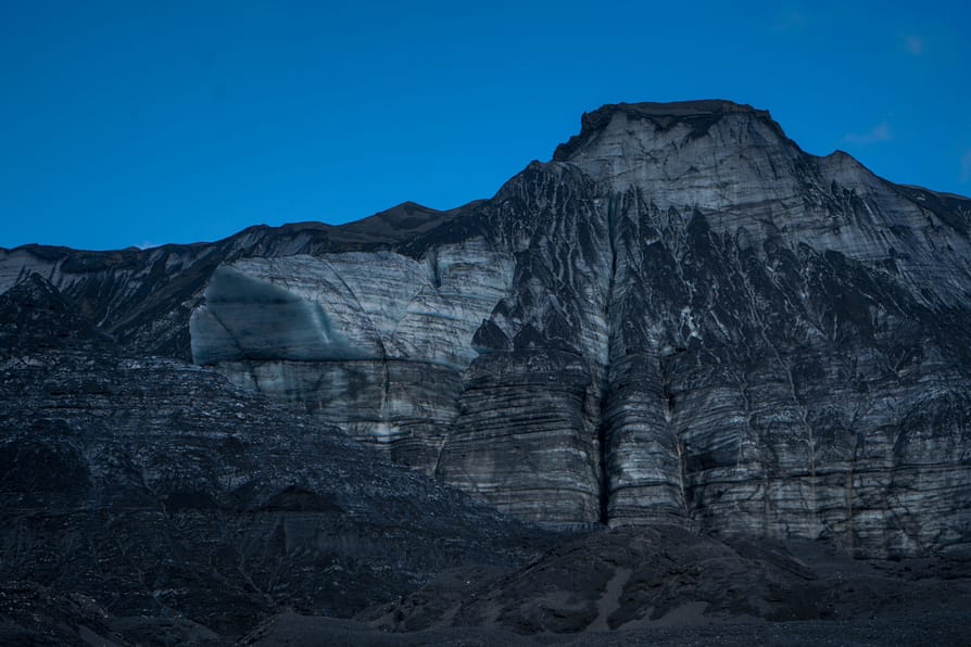 Xolamni oshxonada kalta koylakda sikdim.